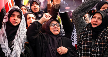 İstanbul'da İran'a Yönelik Saldırılara Protesto Yürüyüşü