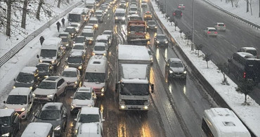 İstanbul'da Kar Yağışı Sonrası Trafik Yoğunluğu