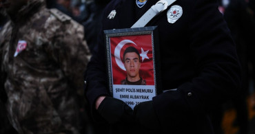 İstanbul'da Şehit Olan Polis Memurunun Cenazesi Törenle Uğurlandı