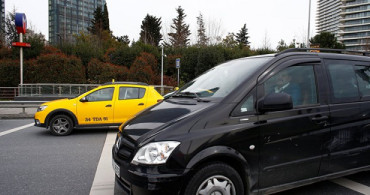 İstanbul'da Taksiciler Yine UBER Şoförüne Saldırdı