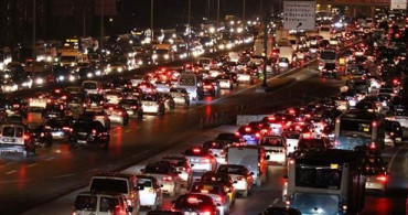 İstanbul'da Tatil Trafiği Başladı