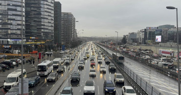 İstanbul'da Trafik Yoğunluğu Zirveye Ulaştı