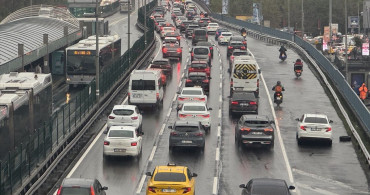 İstanbul'da Yağış Trafiği Vuruyor: Yoğunluk Yüzde 85'e Ulaştı