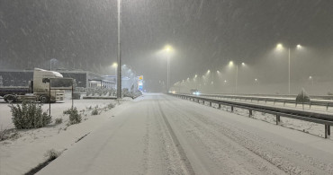 İstanbul'da Yoğun Kar Yağışı Hayatı Olumsuz Etkiliyor