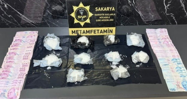 İstanbul'dan Sakarya'ya uyuşturucu sevkiyatı: 1 kilogram metamfetamin ele geçirildi