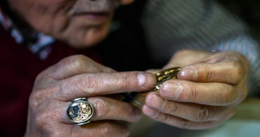 İstanbul'un Usta Saatçisi: Arif Kocaman'ın 58 Yıllık Hikayesi