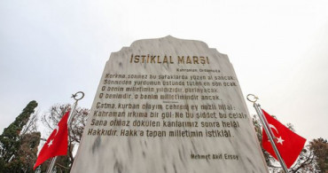 İstiklal Marşı 98 Yaşında, Büyük Şair Mehmet Akif Ersoy Yad Ediliyor