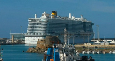 İtalya'da Corona Virüsü Şüphesiyle Turist Gemisi Karantina Altına Alındı