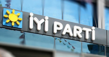İYİ Parti Ağrı Gençlik Kolları'ndan Toplu İstifa 