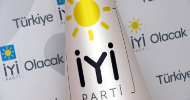 İYİ Parti Bayramören Adayı Kerim Karakoç, Seçmene Dağıttığı Kuran'ların Parasını Ödemedi