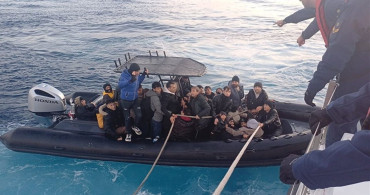 İzmir Açıklarında Düzensiz Göçmen Operasyonu