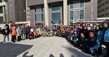 İzmir Bölge Adliye Mahkemesi'nde Bomba İhbar Tatbikatı Yapıldı