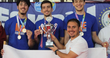 İzmir Ekonomi Üniversitesi Eskrim Takımı Türkiye Şampiyonu Oldu