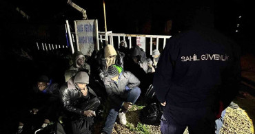 İzmir Foça'da 27 Düzensiz Göçmen Yakalandı