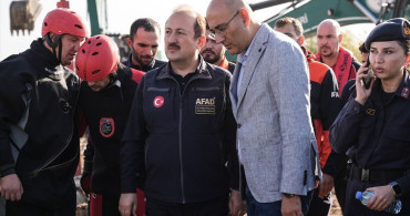 İzmir Foça'daki Sel Felaketi: Bülent Kaptanoğlu Son Yolculuğuna Uğurlandı