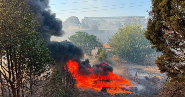 İzmir Menemen'deki ot yangını sanayi alanına sıçramadan kontrol altına alındı