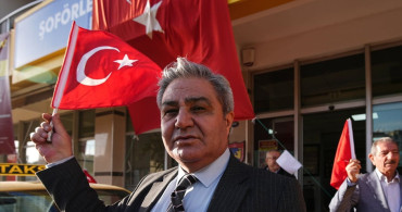 İzmir Taksicilerinden Bayrak Konvoyu ile Millî Duruş