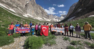 İzmir trekking kulübü Hakkari’de doğa kampı düzenledi