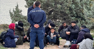 İzmir'de 24 Düzensiz Göçmen Yakalandı