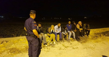 İzmir’de 36 düzensiz göçmen yakalandı
