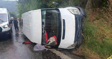 İzmir'de aşırı yağış sonucu işçi servisi devrildi: 1 ölü, 10 yaralı
