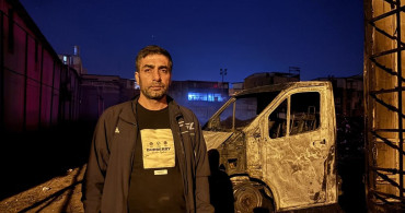 İzmir'de Atık Yığınında Yangın: Bir Kamyonet Yandı