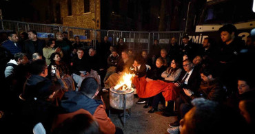 İzmir'de Başkan Tugay, Meslek Fabrikası Nöbetinde
