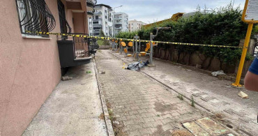 İzmir'de Cam Silerken Düşen Adam Hayatını Kaybetti