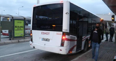 İzmir'de HES Kodu Göstermeden Otobüse Binen Adam Kendisini Uyaran Kişiyi Bıçakladı