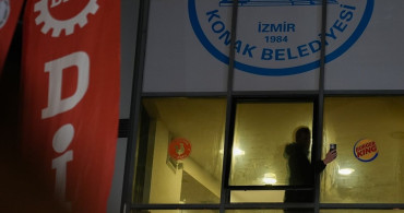 İzmir'de İşçilerden Meşaleli Eylem