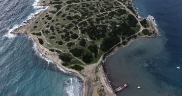 İzmir'de Kaçak Hurda Gemi Sökümüne Cezai İşlem