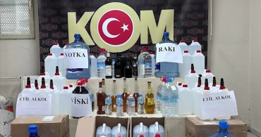 İzmir'de Kaçak İçki Operasyonunda 4 Tutuklama