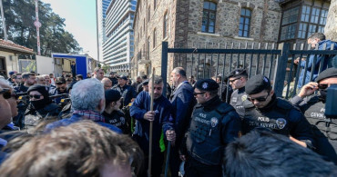 İzmir'de Meslek Fabrikası Tahliyesinde Gerginlik Yaşandı