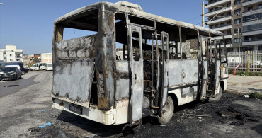 İzmir'de Midibüste Yangın: 16 Yaşındaki Çocuk Hayatını Kaybetti