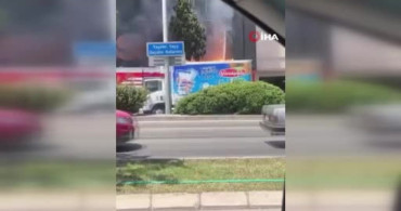 İzmir'de mobilya mağazasında yangın