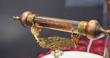 İzmir'de Mukaddes Emanetler Sergisi Açıldı
