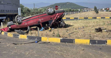İzmir’de otomobil kazasında ters döndü: 1 kişi hafif yaralandı