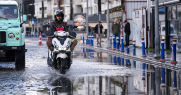 İzmir'de Sağanak Yağışlar Sonrası Çökme ve Tahliye