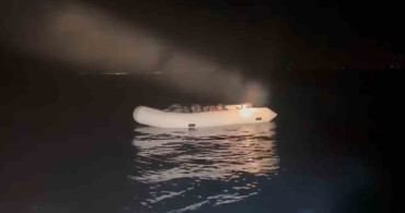İzmir’de sahil güvenlik'ten iki ayrı operasyon: 3 kişi kurtarıldı, 18 göçmen yakalandı
