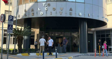 İzmir’de Seferihisar Belediyesine 3’üncü dalga operasyonu