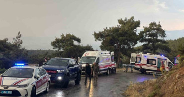 İzmir'de tarım işçilerini taşıyan servis minibüsü şarampole devrildi: 22 yaralı
