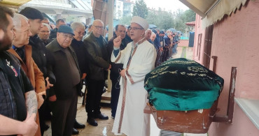 İzmir'de Tırın Altında Kalan Kişi Hayatını Kaybetti