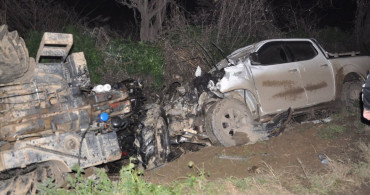 İzmir'de Traktör ve Pikap Çarpıştı: Sürücüler Yaralı