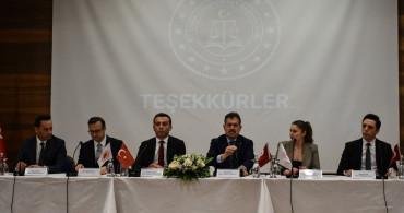 İzmir'de Uyuşturucu ile Mücadele Paneli Gerçekleştirildi