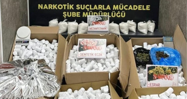 İzmir'de Uyuşturucu Operasyonu: 366 Bin Hap Ele Geçirildi