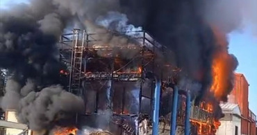 İzmir'deki Salça Fabrikasında Yangın Çıktı