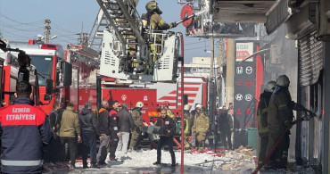 İzmir'deki Yangın Kontrol Altına Alındı
