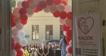 İzmir’in tarihi okuluna hayırsever ve gönüllü desteğiyle modern kütüphane