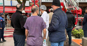 İzmit'te Fırın Yangını: 3 Kişi Dumandan Etkilendi