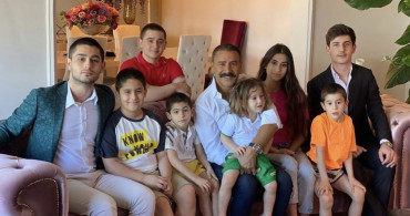 İzzet Yıldızhan'ın Çocuklarına Yaptırdığı Bu İş Şaşırttı
